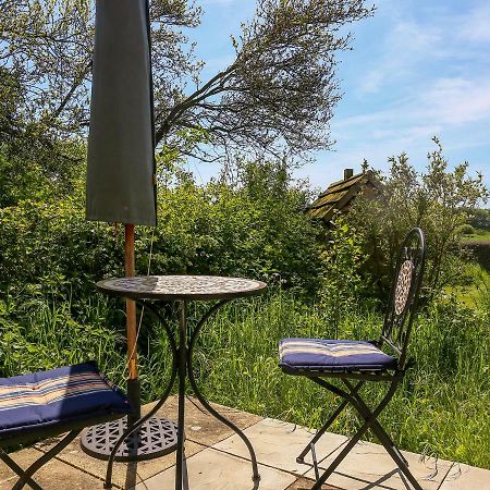 The Lodge At Mortons Малмсбери Экстерьер фото